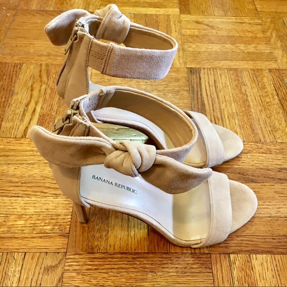 Banana Republic Shoes - Banana Republic Suede Side Knot Heels - Size 7
